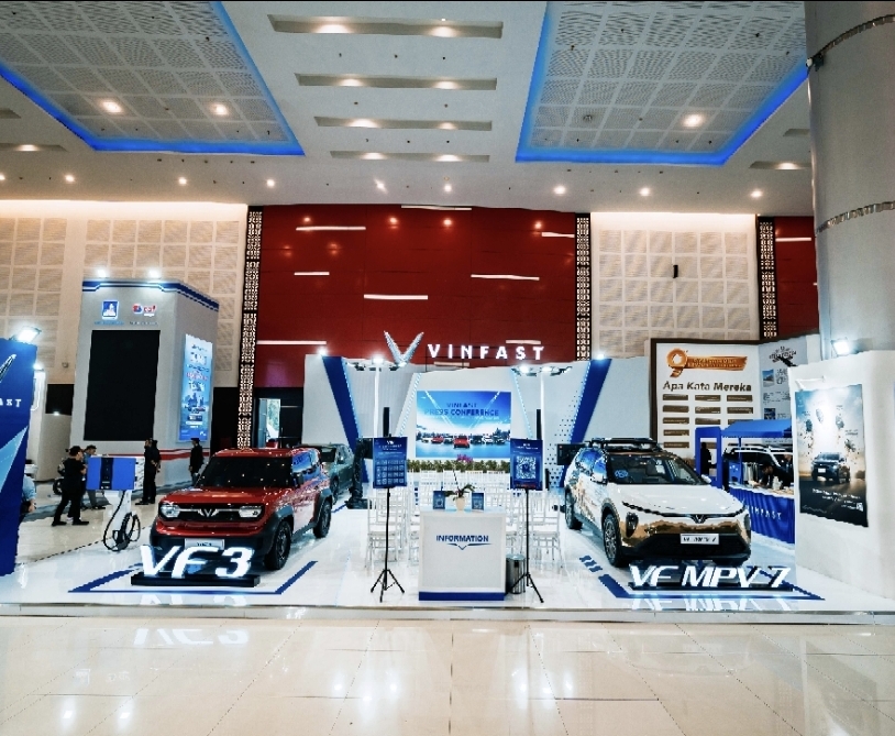 Full Width Image