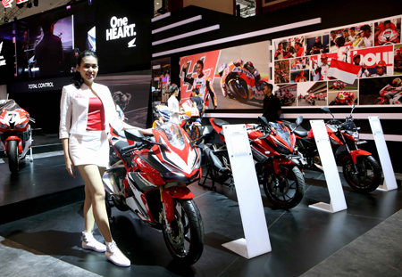 AHM PIMPIN PASAR DI KELAS MOTOR SPORT