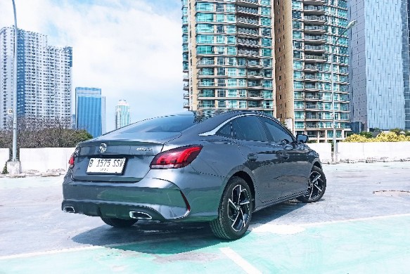 Test Drive MG5 GT: Tampil Menawan